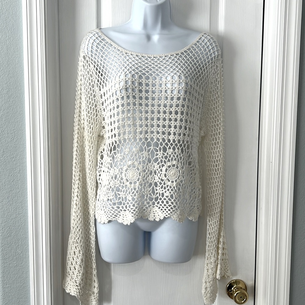 Open Knit Crochet Sweater by Chelsea and Violet Size Small